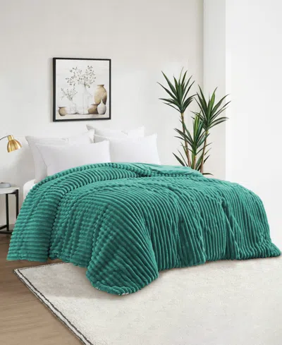 Unikome Year Round Plush Flannel Comforter, King