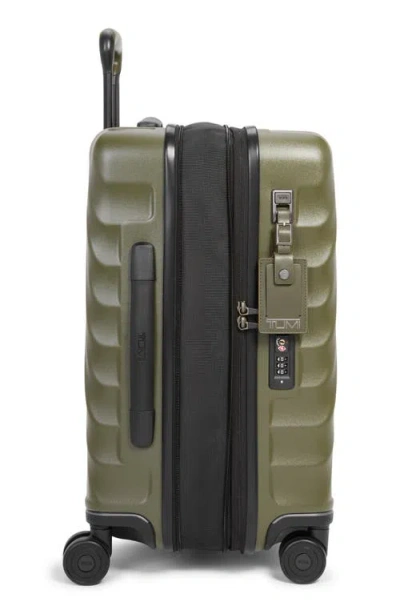 Tumi 22-inch 19 Degrees International Expandable Spinner Carry-on