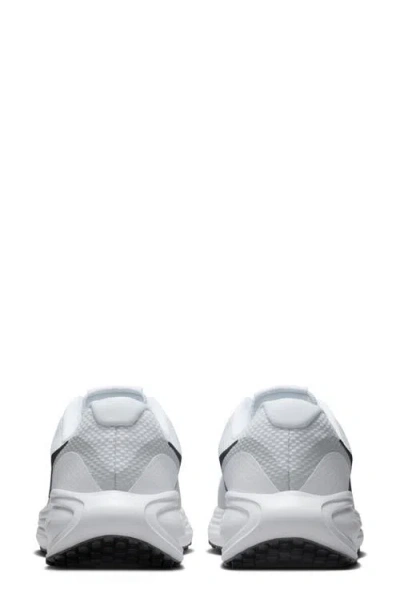 Nike Revolution 8 Running Shoe