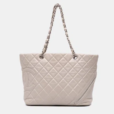 Pre-owned Chanel White Large Quilted Aged Calfskin Cotton Club Tote