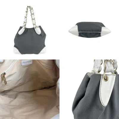 Pre-owned Chanel Gray White Canvas Leather Shoulder Bag ()
