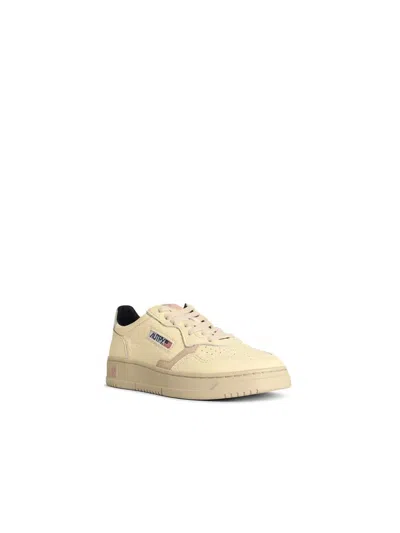 Autry 'medalist Low' Silver And Powder Leather Sneakers