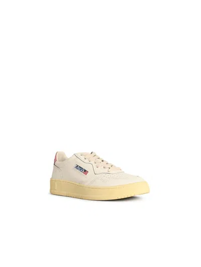 Autry 'medalist Low' White And Pink Leather Sneakers