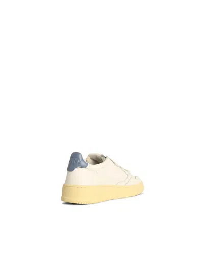 Autry 'medalist Low' White And Light Blue Leather Sneakers