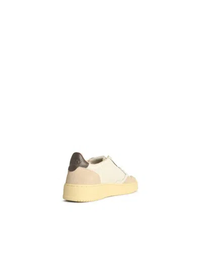 Autry 'medalist Low' White Leather Sneakers In Neutral