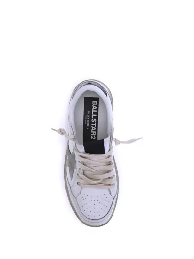Golden Goose 'ballstar 2' White Low Top Sneakers With Star Patch On The Side And Contrasting Heel In Red
