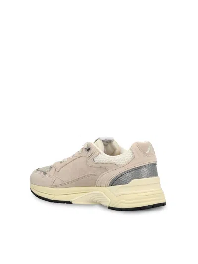 Autry Round Toe Mesh Panels Contrast Sole Sneakers In Neutral