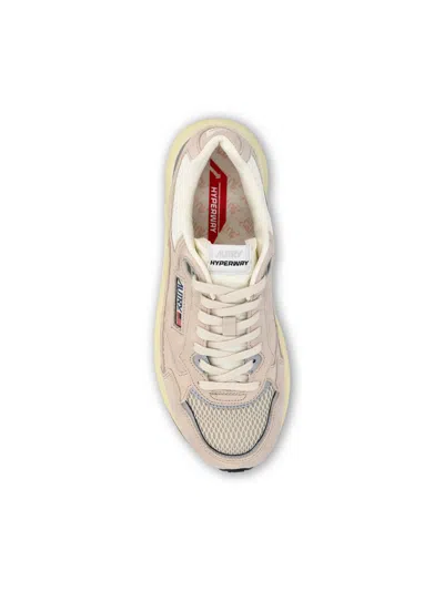 Autry Round Toe Mesh Panels Contrast Sole Sneakers In Neutral