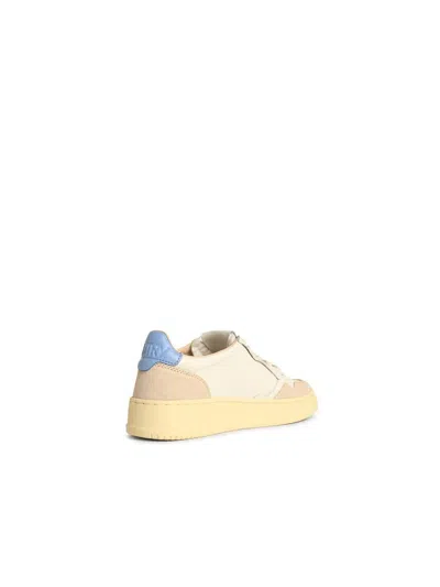 Autry 'medalist Low' White And Light Blue Leather Sneakers