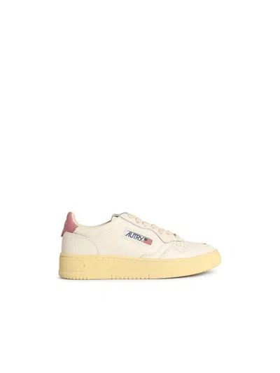 Autry 'medalist Low' White And Pink Leather Sneakers