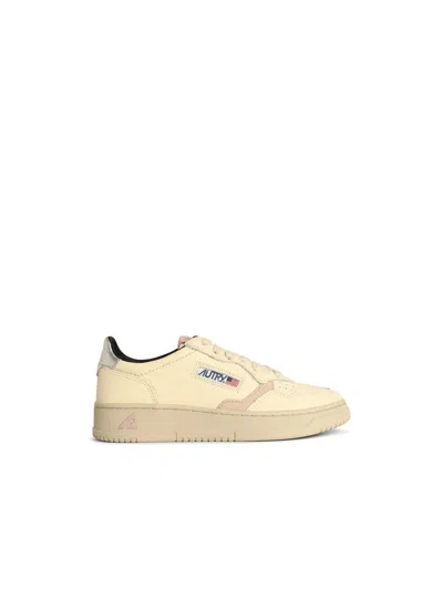Autry 'medalist Low' Silver And Powder Leather Sneakers