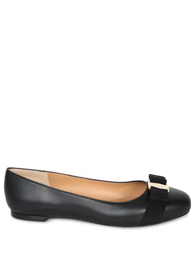 Ferragamo Glossy Leather Ballerinas With Bow Accent In Gray