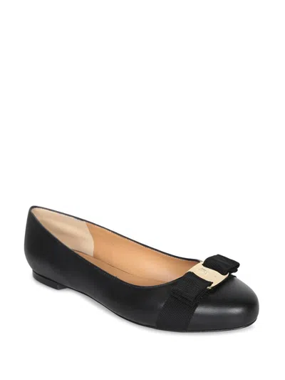 Ferragamo Glossy Leather Ballerinas With Bow Accent In Gray