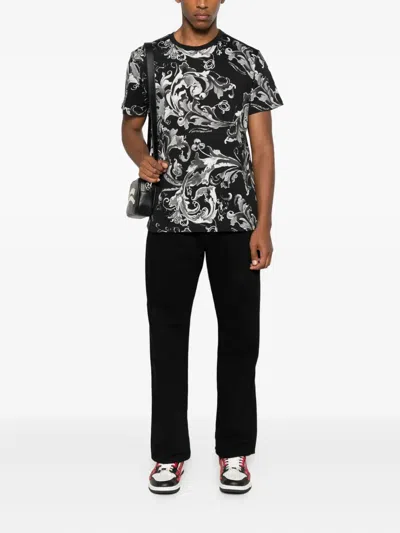 Versace Jeans Couture T-shirt With Baroque Print In Black