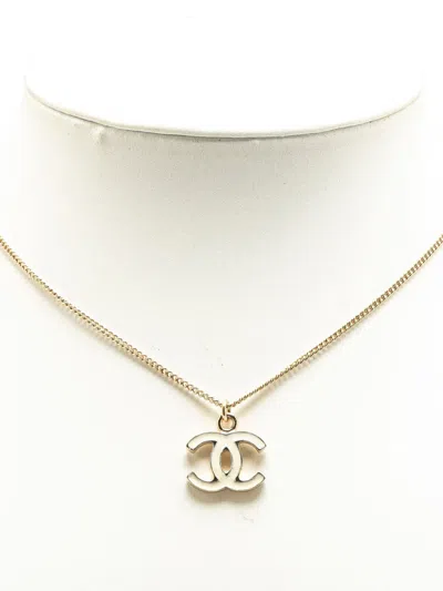 Pre-owned Chanel 2006 Gold Plated Enamel Cc Pendant Necklace Costume Necklace
