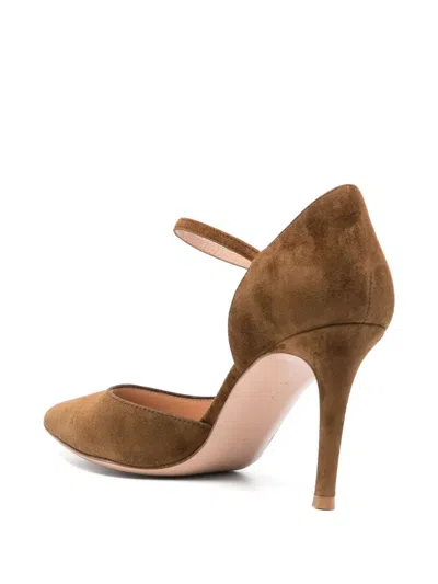 Gianvito Rossi Suede Decollete T.085