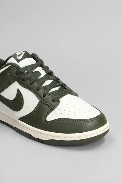 Nike Dunk Retro Low-top Sneakers