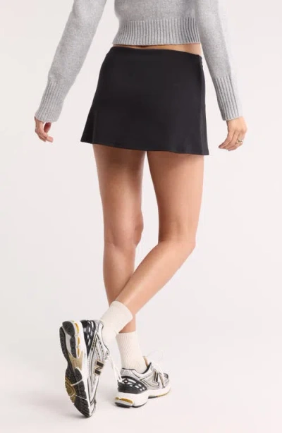 Abound Knit Miniskort In Black