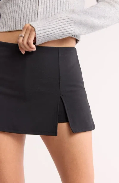 Abound Knit Miniskort In Black