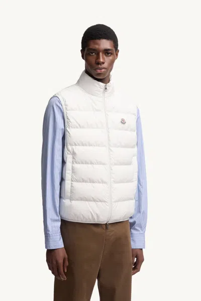 Moncler Mens Natural Contrin Brand-badge Shell-down Gilet In White