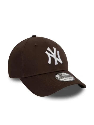 New Era Ny Logo Cap In Brown
