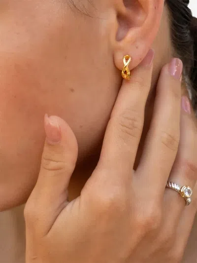 Dower & Hall Small Entwined Infinity Earrings In Gold
