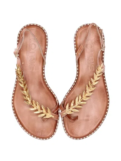 叶片缀饰裹踝凉鞋