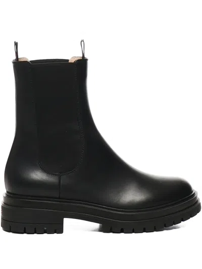 Gianvito Rossi Chester Leather Chelsea Boots In Black