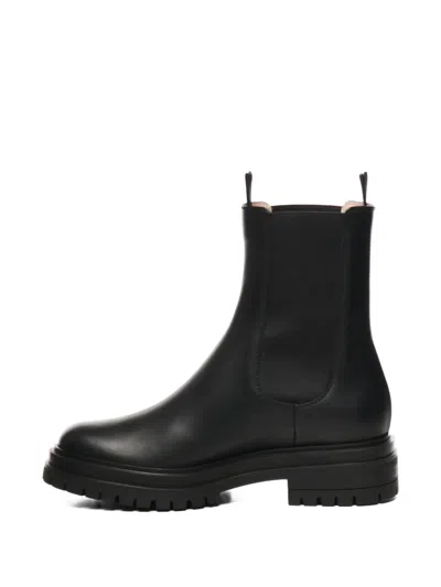 Gianvito Rossi Chester Leather Chelsea Boots In Black