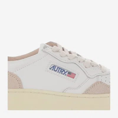 Autry Low Medalist Leather Sneakers