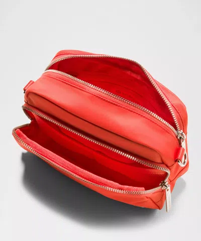 Lululemon Everywhere Crossbody Bag 2l