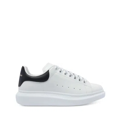 Alexander Mcqueen White And Black Low-top Sneakers With Chunky Sole And Contrasting Heel Tab In Leather Man In White