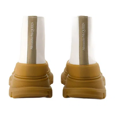 Alexander Mcqueen Tread Ankle Boots In White