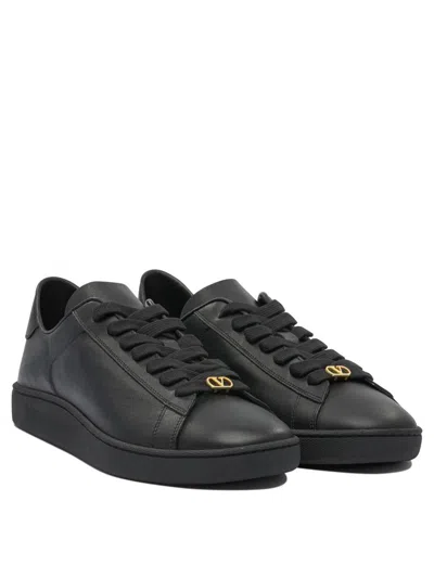 Valentino Royco Signature Brass Vlogo Low-top Sneakers In Black