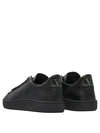 Valentino Royco Signature Brass Vlogo Low-top Sneakers In Black