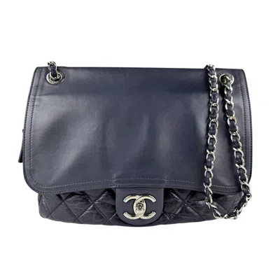 Pre-owned Chanel Blue Navy Leather Shoulder Bag ()