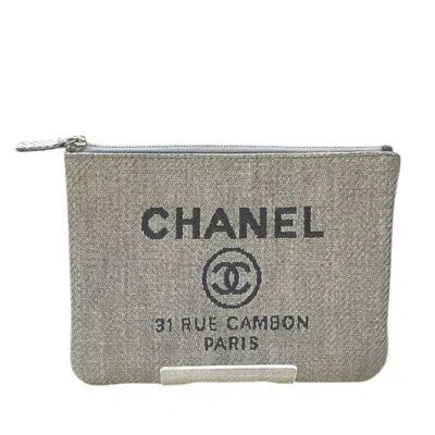 Pre-owned Chanel Light Gray Fabric Clutch Bag ()
