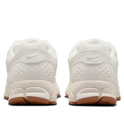 Nike (wmns)  Air Zoom Vomero 5 'sail Coconut Milk' In Neutral
