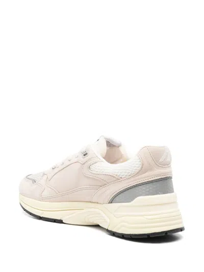 Autry Round Toe Mesh Panels Contrast Sole Sneakers In Neutral