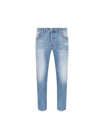 Diesel Logo-plaque Jeans In Blue