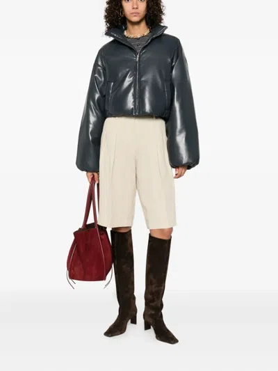 蓬松正面拉链夹克