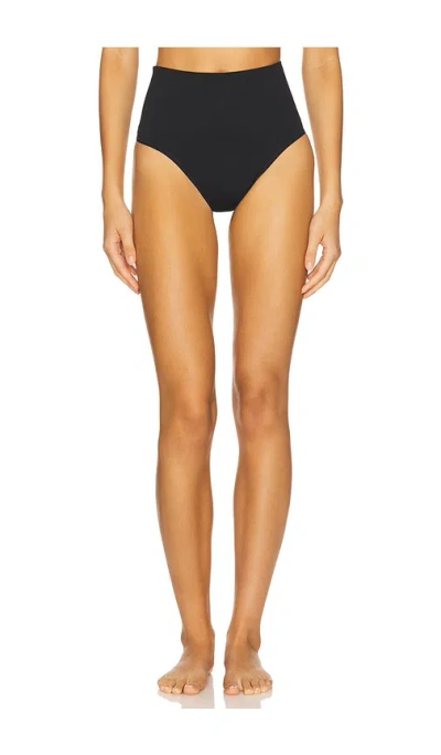 Yummie Liliana Comfortably Curved Shaping Thong In Black