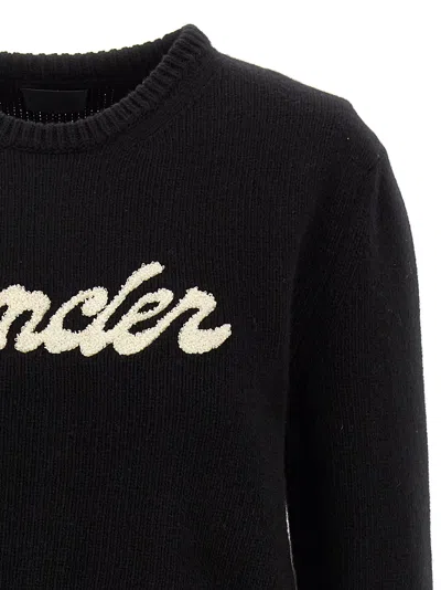 Moncler Cropped Sweater With Contrasting Embroidered Logo In Black