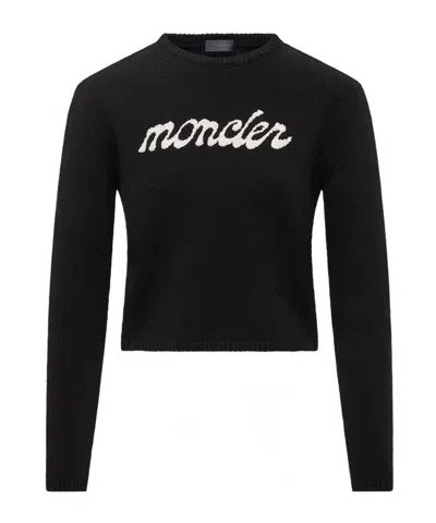 Moncler Cropped Sweater With Contrasting Embroidered Logo In Black