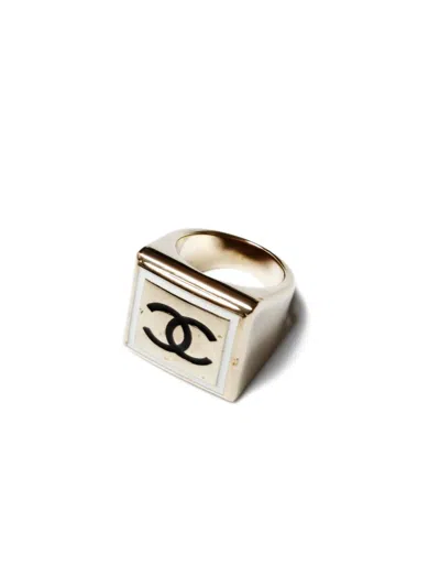Pre-owned Chanel 2021 Cc Mark Square Ring In Gold