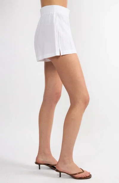 Viens Avec Moi The Everyday Shorts In White