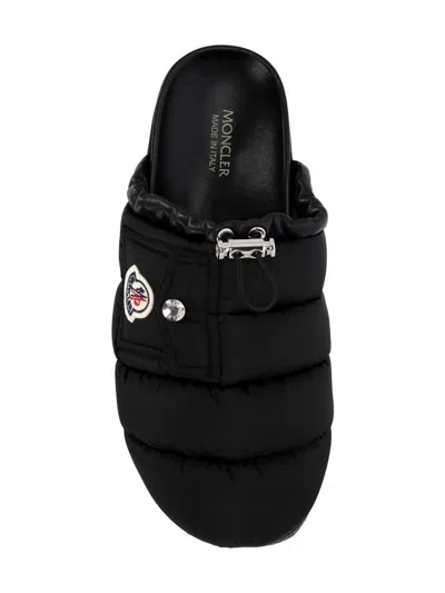 Moncler Flat Shoes In Black