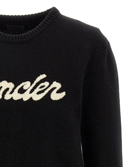 Moncler Cropped Sweater With Contrasting Embroidered Logo In Black