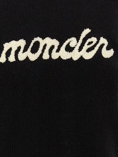 Moncler Cropped Sweater With Contrasting Embroidered Logo In Black