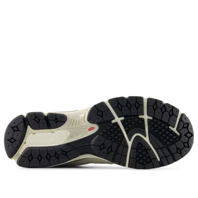 New Balance Unisex 2002r Sneakers In Neutral